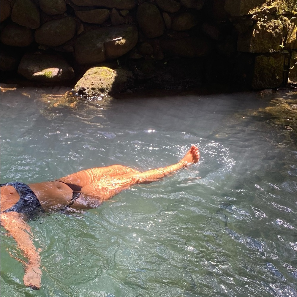 Meet your Posher, Nora